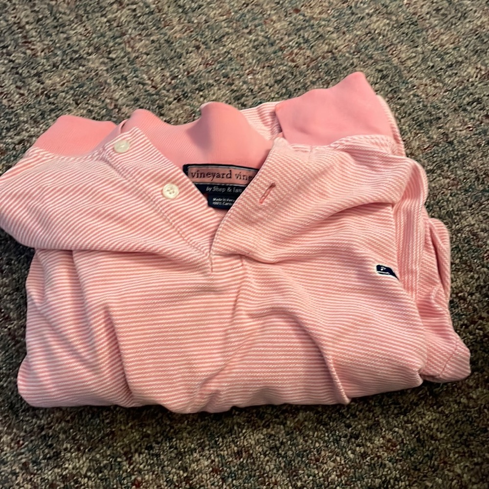 Men’s pink Vineyard vines polo